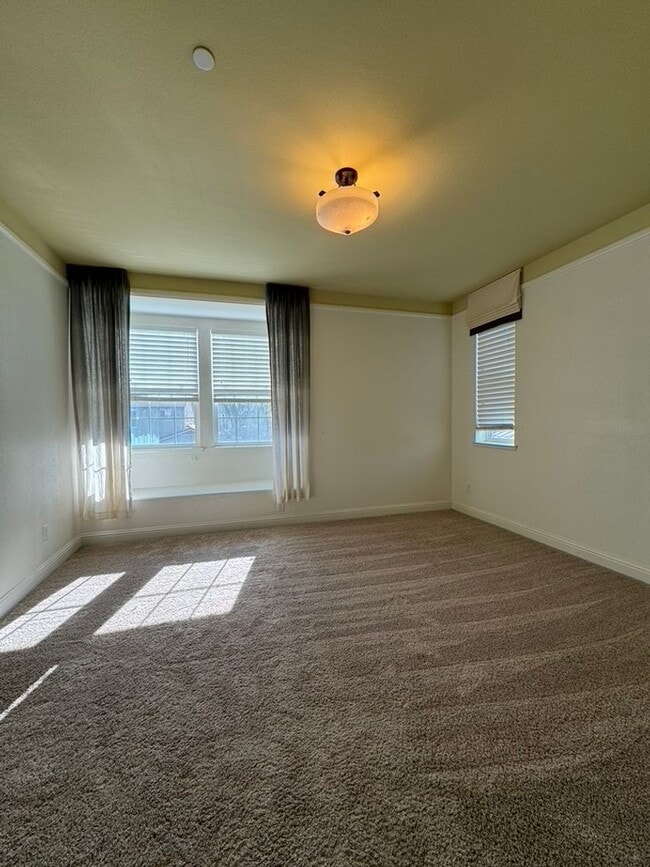 Building Photo - 7200 Cordially Way