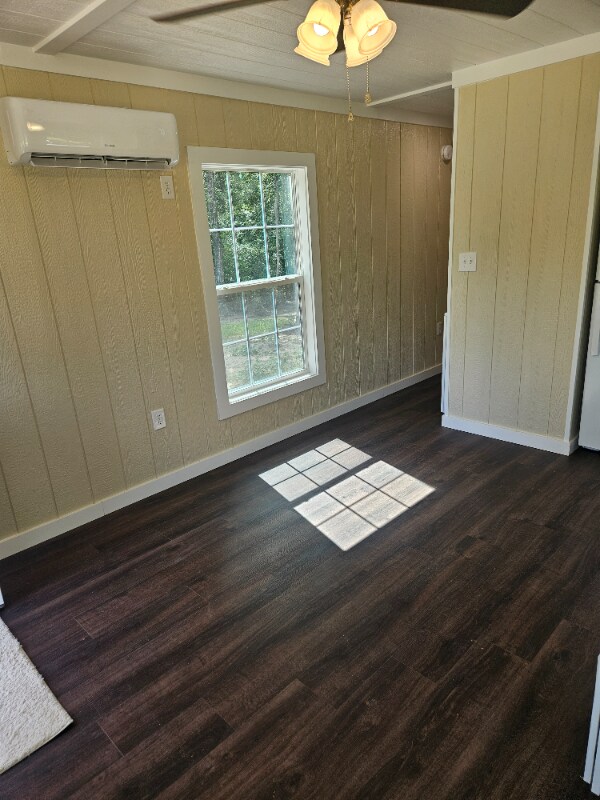 Building Photo - 761 Backwoods Rd