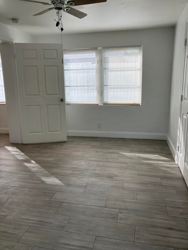 Building Photo - 949 30th St