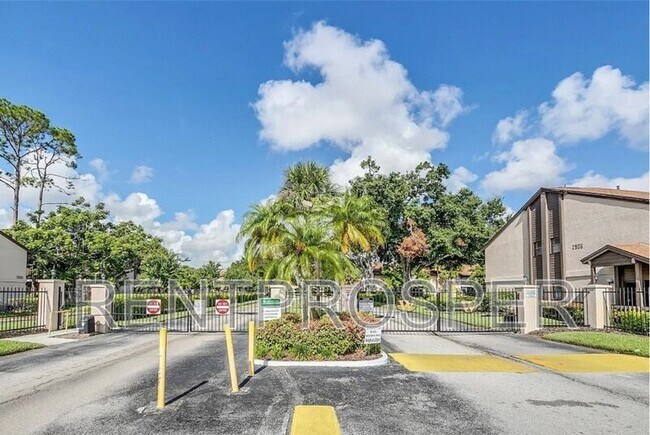 Building Photo - 3242 S Semoran Blvd