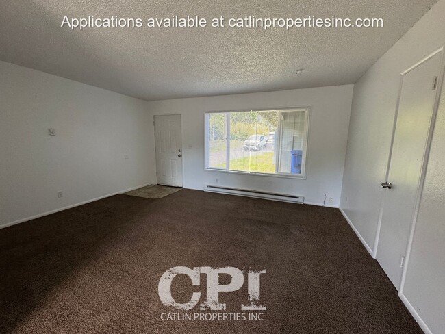 Building Photo - 1110 N. St- Kelso, WA