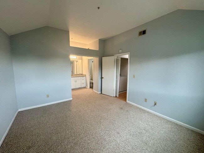 Building Photo - 741 Pointe Pacific Dr