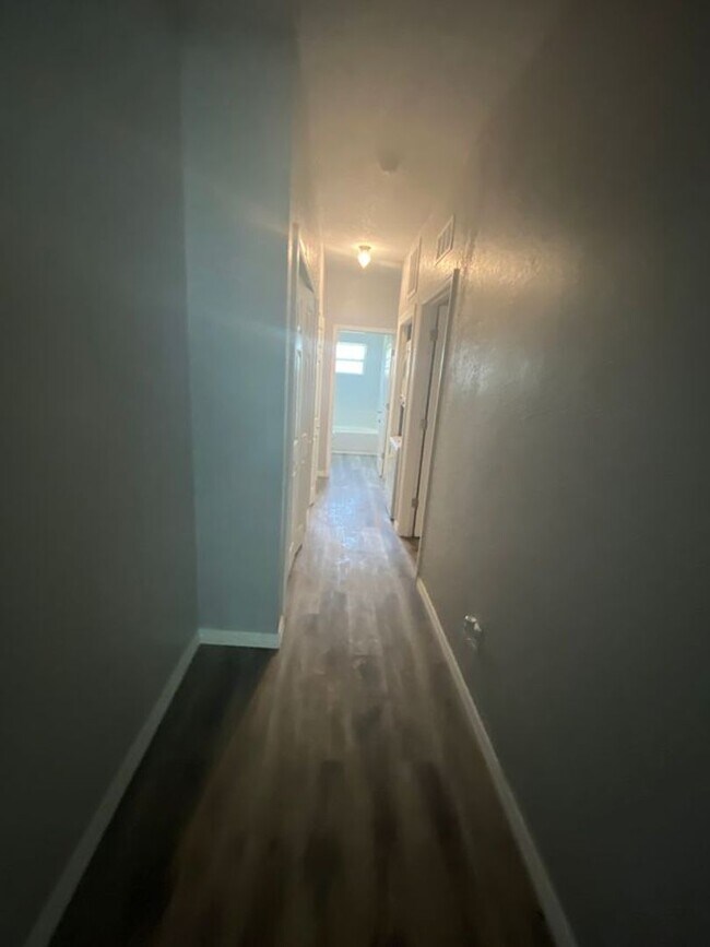 Building Photo - 1 Bedroom 1 Bath Duplex in Ormand Beach fo...