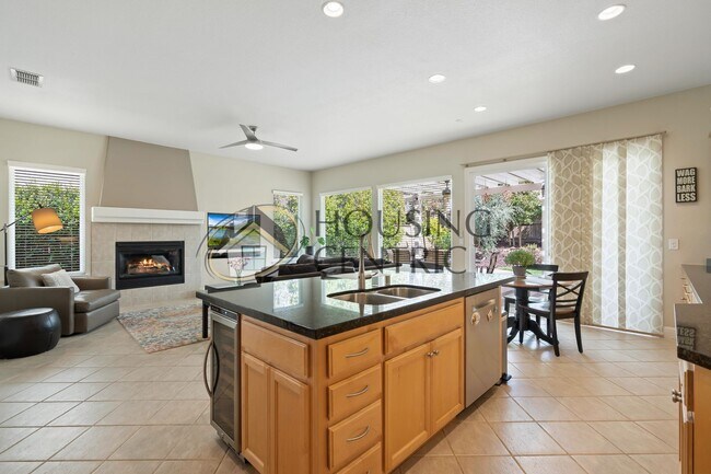 Building Photo - Executive Single Story Rental in Gated Serrano Community!