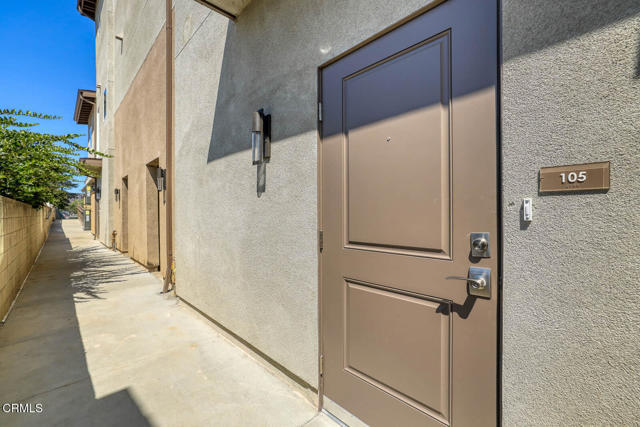 Building Photo - 834 N Fair Oaks Ave