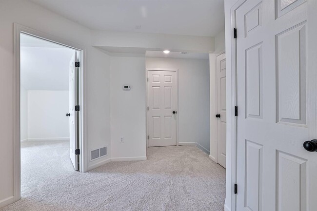 Building Photo - 252 Linden Ave