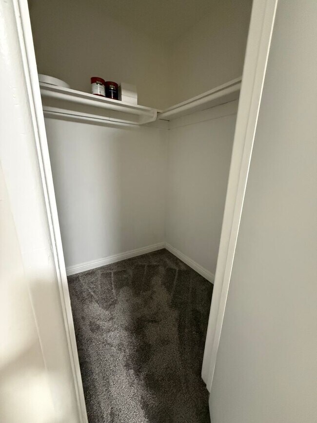 Building Photo - 3 bedroom townhome for rent in Paradise Hills $2,995