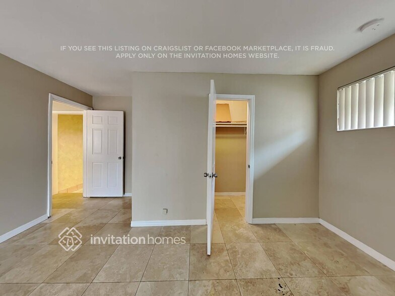 Building Photo - 1124 N 46th Ave