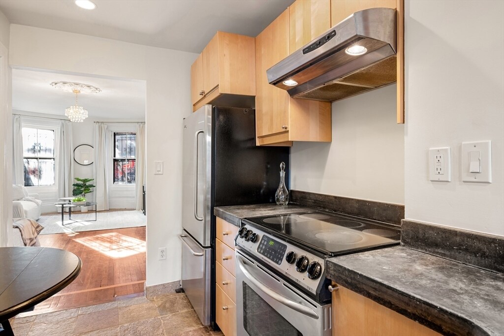 Building Photo - 15 Concord Sq