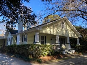 Building Photo - 914 Bonham Ave