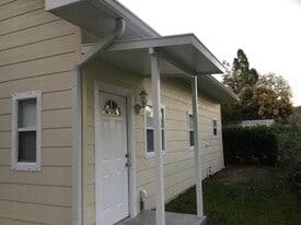 Building Photo - 2020 Lee Dr