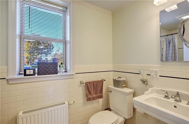 Building Photo - 1180 Narragansett Blvd