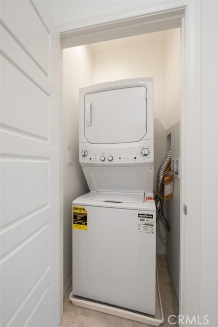 Building Photo - 151 Steely