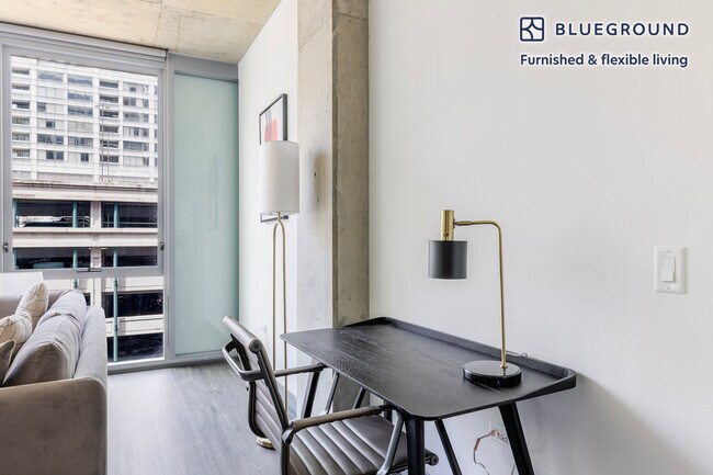 Building Photo - 60 E Randolph St