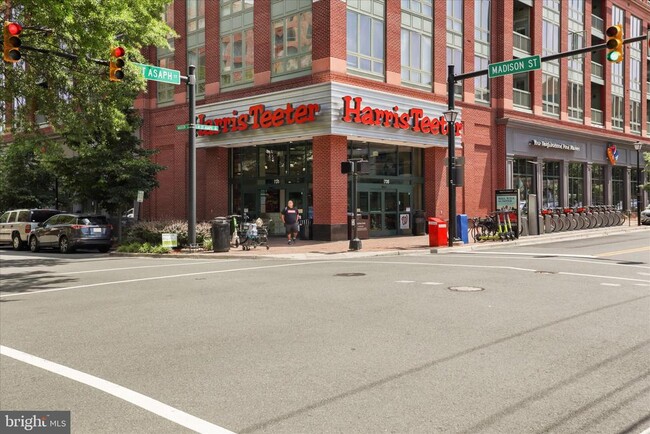 Building Photo - 441 Old Town Ct