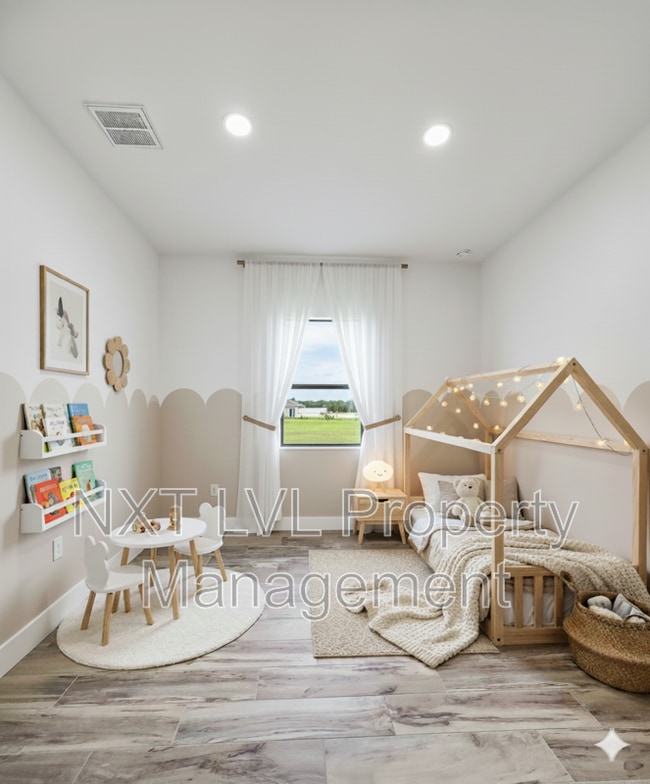 Building Photo - 4113 Kismet Pkwy W