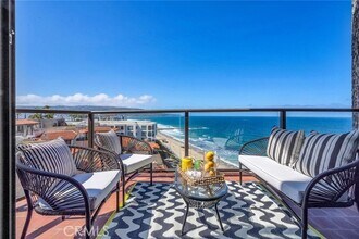 Building Photo - 531 Esplanade