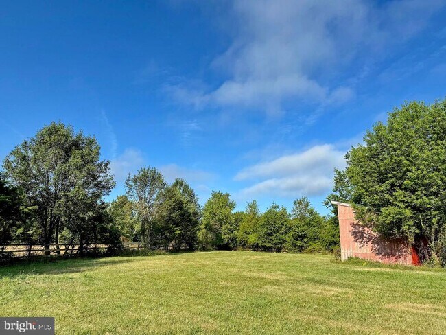 Building Photo - 8530 Wedding Dr