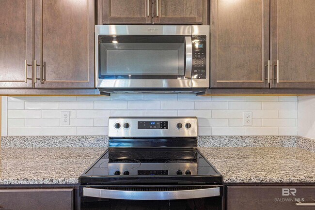 Building Photo - 23294 Shadowridge Dr