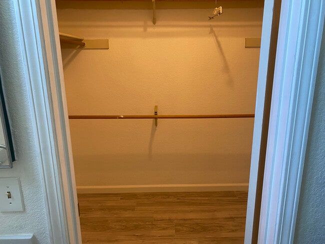 Master Bedroom - Walk-in Closet - 1100 Bear River Ct