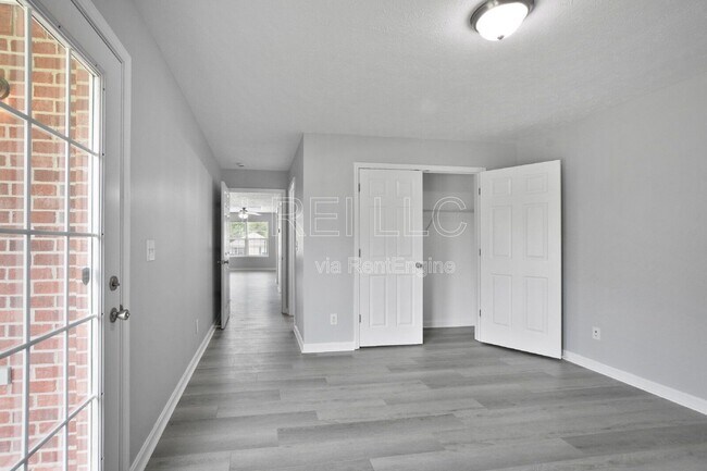 Building Photo - 300 Keeneland Dr