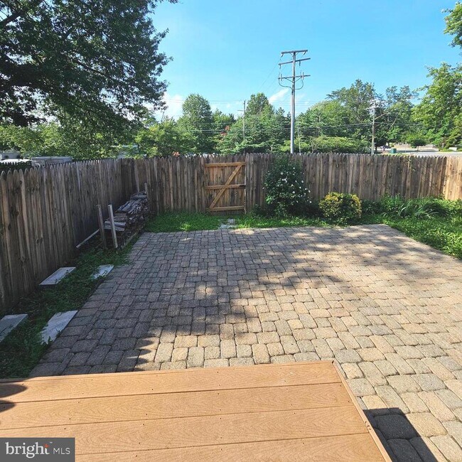 Building Photo - 7034 Bradwood Ct
