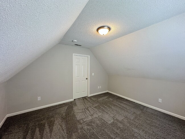 Building Photo - Beautiful 2 Story Home in Raleigh!