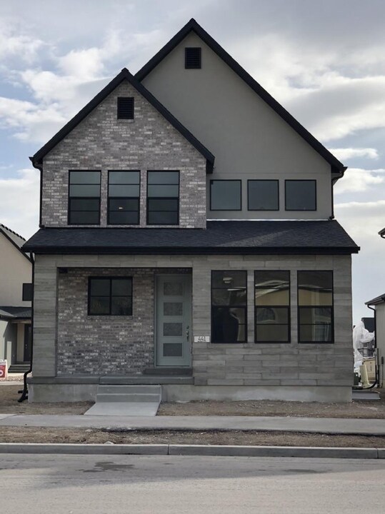 Building Photo - 441 W 3200 N