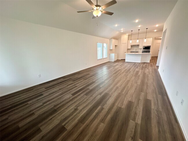 Building Photo - 31900 Retama Ranch Ln