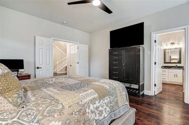 Building Photo - 30389 Ledgemont