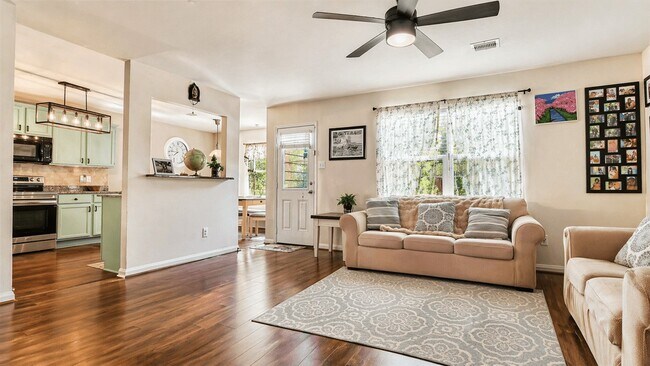 Building Photo - 17430 Cedar Rock Dr