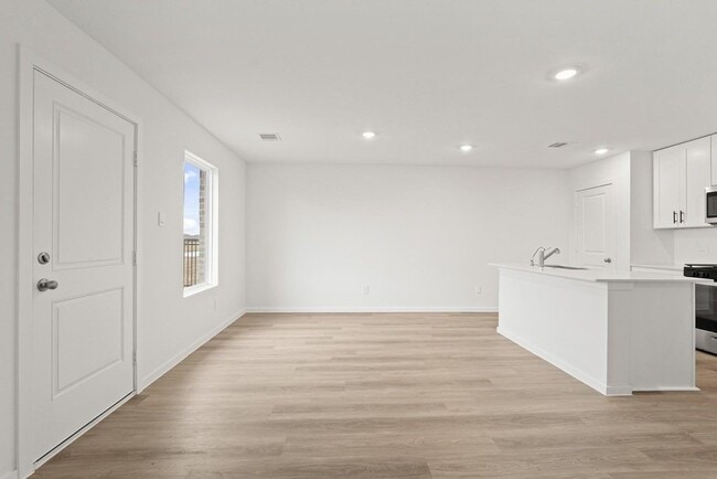 Building Photo - 3072 Nori Shores Dr