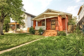 Building Photo - Charming 3-Bedroom Bungalow with Oversized...