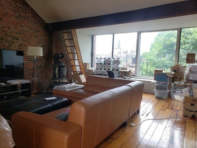 Building Photo - 601 Tremont St