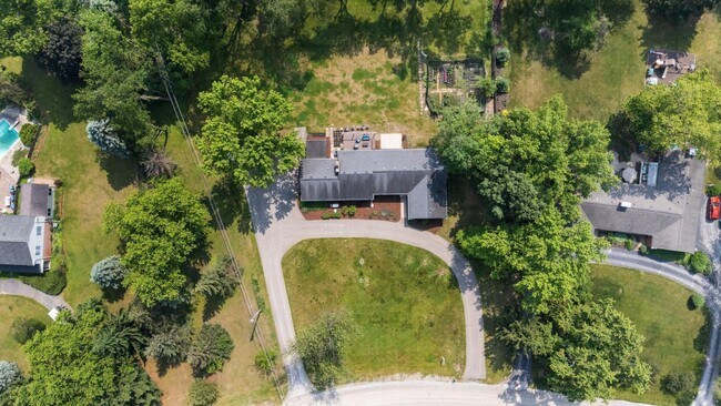 Building Photo - 3673 Pheasant Dr