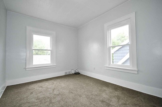 Building Photo - Charming 3-bedroom, 1-bathroom house locat...
