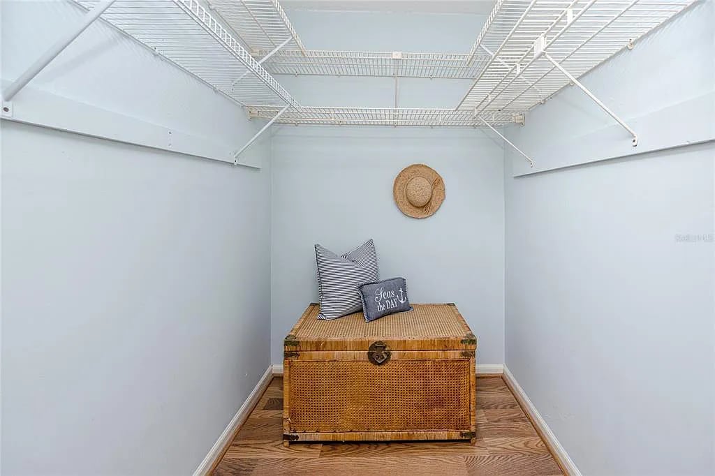 Building Photo - 5231 Beach Dr SE