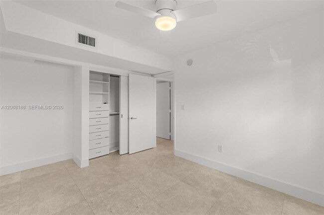 Building Photo - 225 E Enid Dr