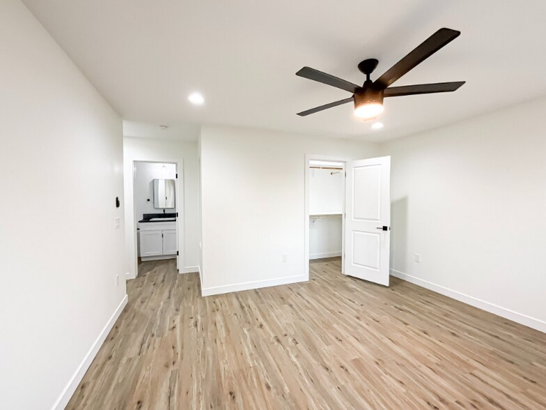 Building Photo - 3802 N 23rd Ave