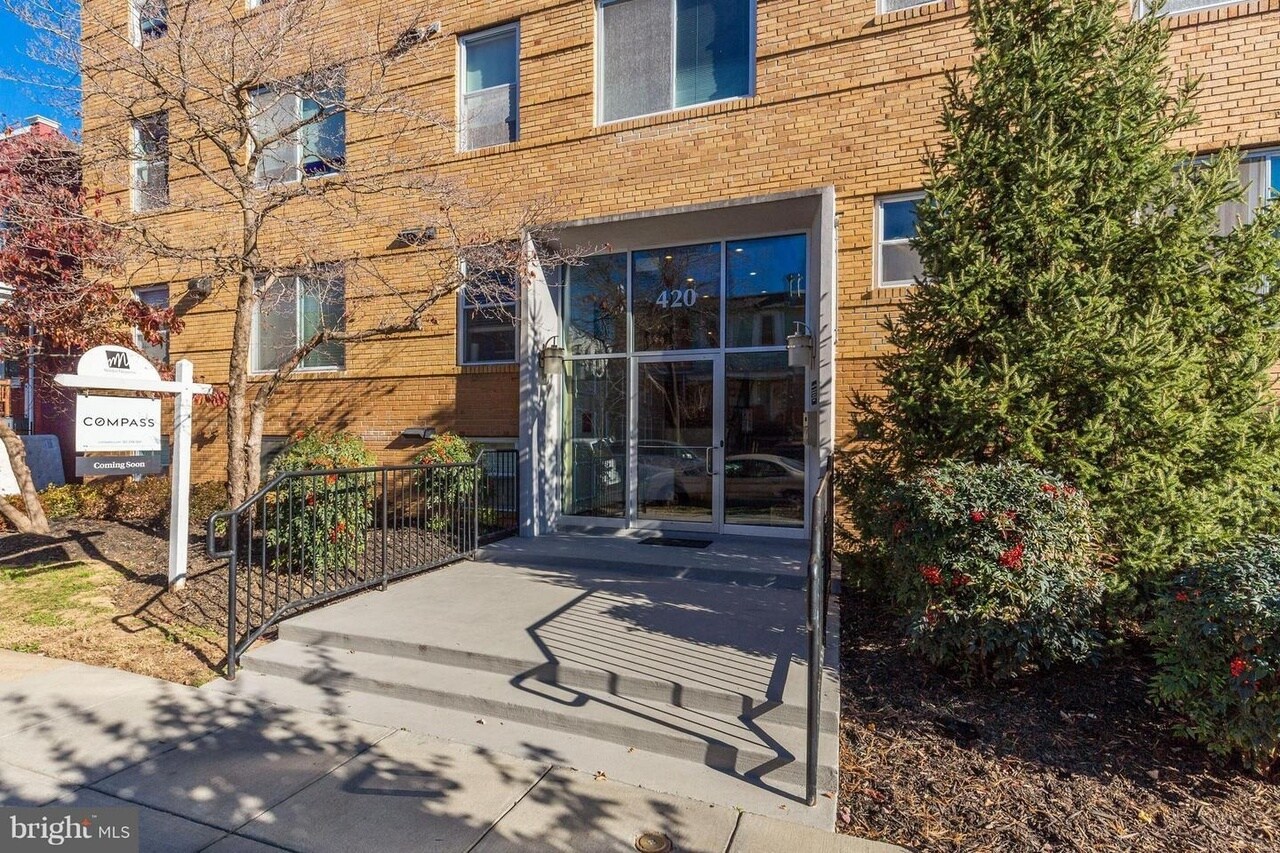 Building Photo - 420 16th St SE