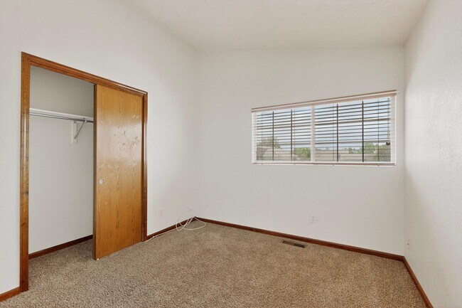 Building Photo - 8908 Henriette Wyeth Dr NE