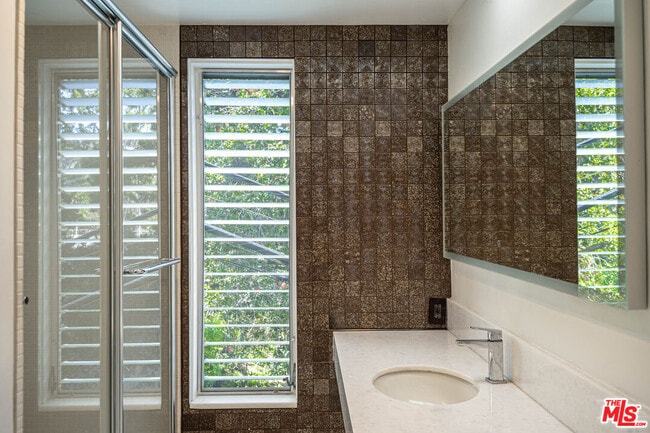 Building Photo - 8895 Appian Way