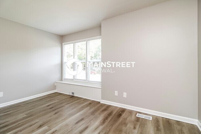 Building Photo - 3 Bedroom Pet-Friendly Home in GARNER, NC with Main Street Renewal