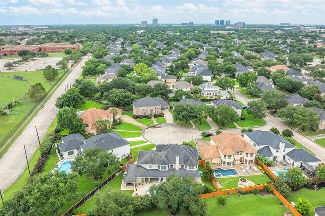 Building Photo - 13911 Royal Springs Ct