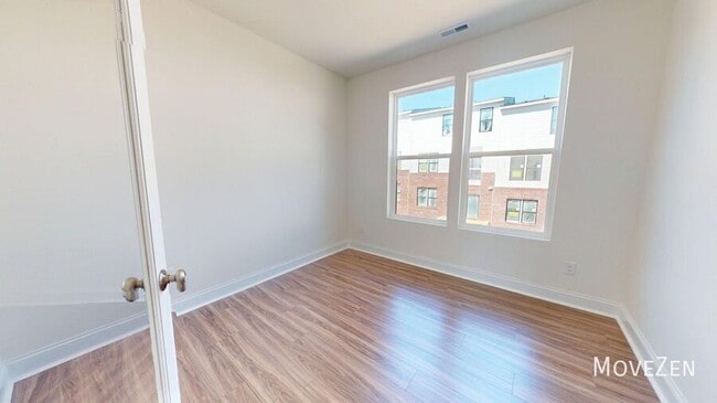 Building Photo - 104 Ailey Brook Way