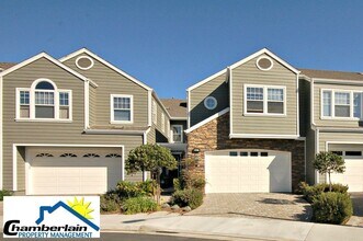 Building Photo - Amazing Location Home in Carlsbad with Lag...