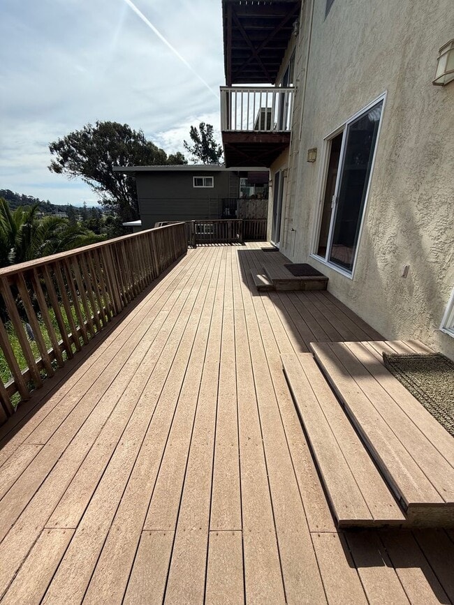 Building Photo - 55-57 Bayo Vista Way