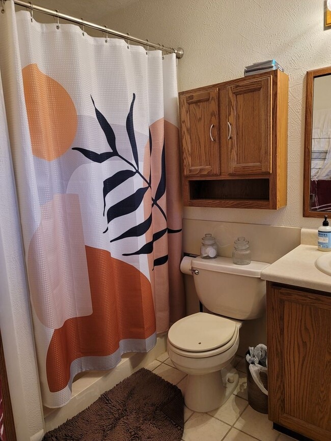 Building Photo - 6117 Shannon Ave