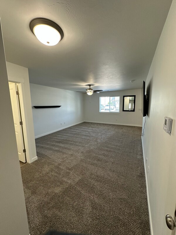 Building Photo - 523 Trails End