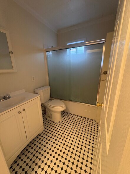 Building Photo - 2395 Main St